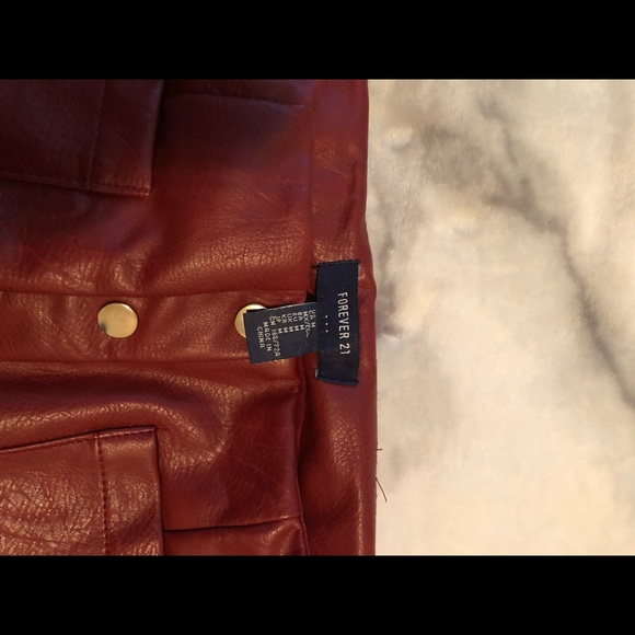 Red leather skirt - Picture 3 of 3